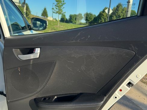 Used 2013 Hyundai Veloster Turbo FWD image 20