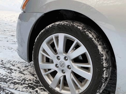 Used 2014 Nissan Sentra SL w/ Premium Package image 16