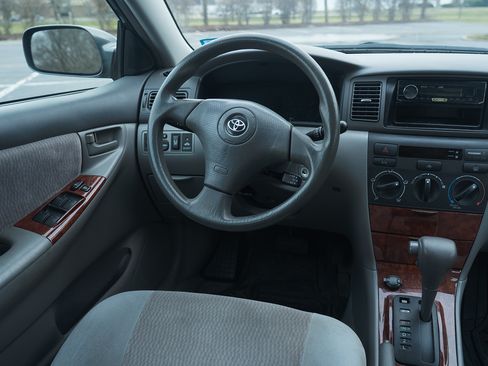 Used 2008 Toyota Corolla LE image 9
