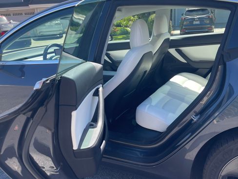 Used 2019 Tesla Model 3 RWD image 14