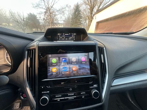 Used 2020 Subaru Forester Premium image 11