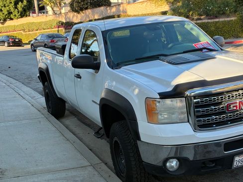 Used 2013 GMC Sierra 2500 W/T w/ Work Truck Preferred Package image 4