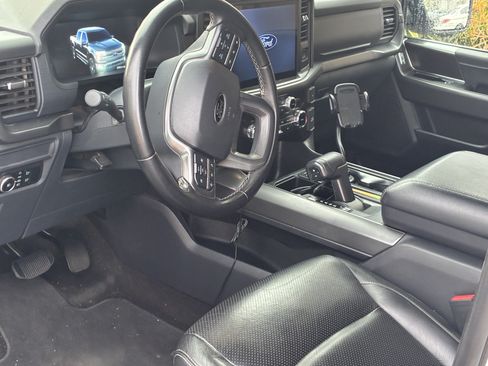 Used 2024 Ford F150 XLT w/ XLT Black Appearance Package RWD image 4