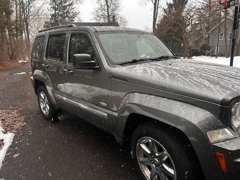 Used 2012 Jeep Liberty Sport image 4