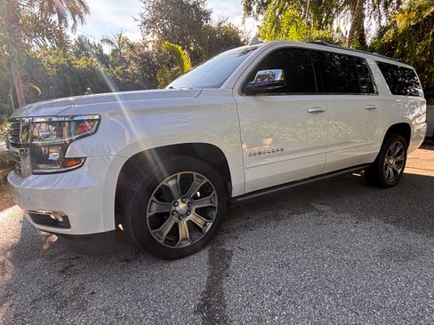 Used 2019 Chevrolet Suburban Premier AWD/4WD image 1