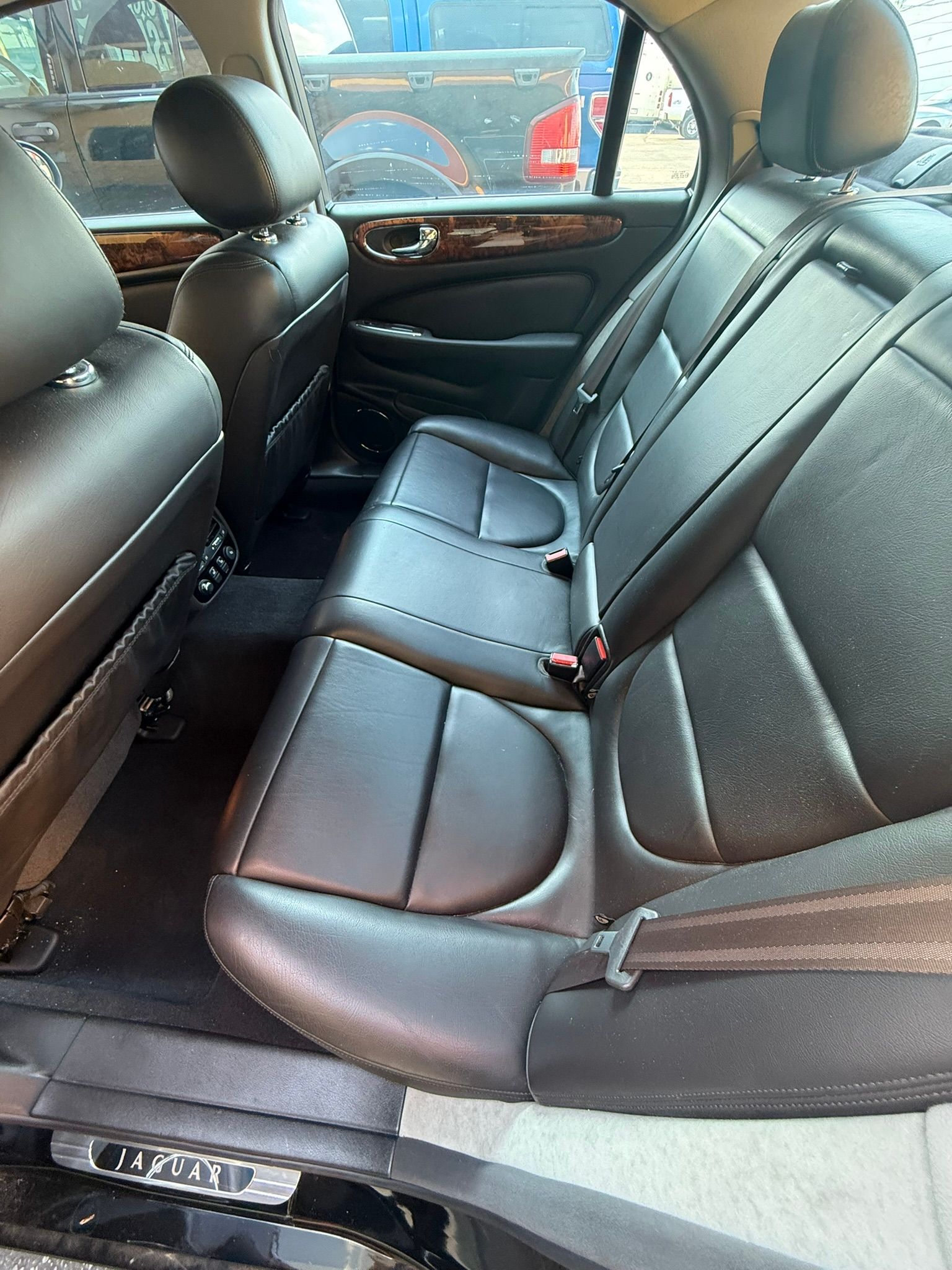 Used 2004 Jaguar XJ8 RWD image 15