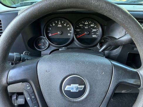 Used 2008 Chevrolet Silverado 1500 W/T w/ Towing Package image 12