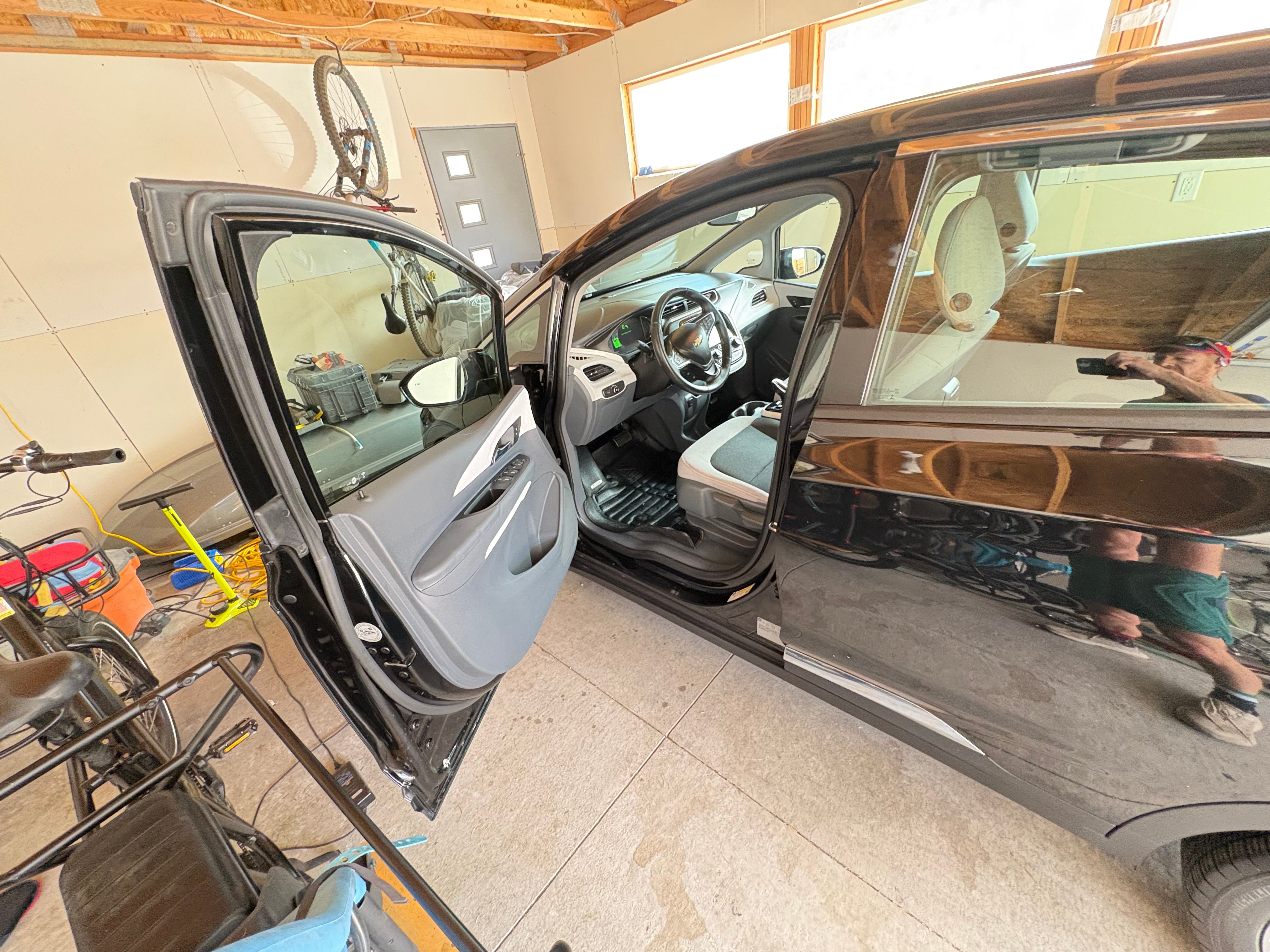 Used 2017 Chevrolet Bolt LT FWD image 9