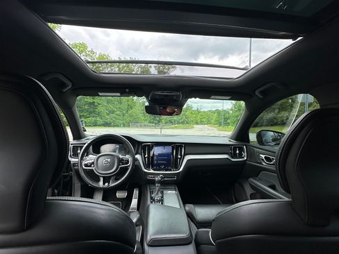 Used 2019 Volvo S60 T6 R-Design image 15