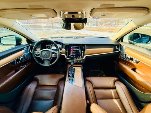 Used 2018 Volvo S90 T6 Inscription w/ Convenience Package image 18