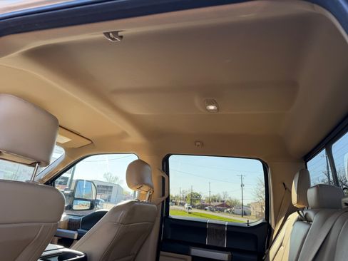 Used 2017 Ford F250 Lariat w/ Lariat Value Package image 21