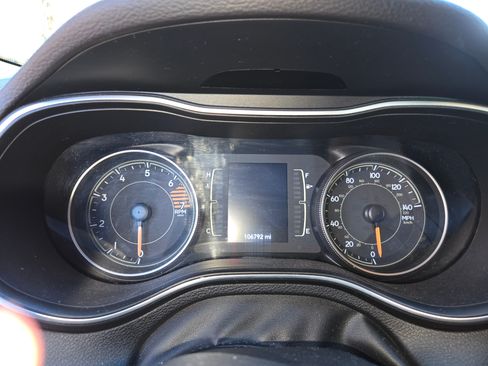 Used 2019 Jeep Cherokee Latitude w/ Popular Appearance Group image 12