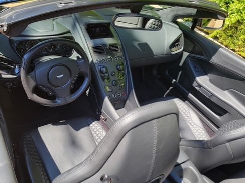 Used 2016 Aston Martin Vanquish Volante image 9