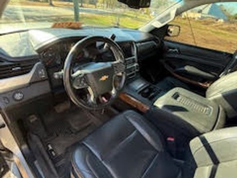 Used 2020 Chevrolet Suburban Premier image 20