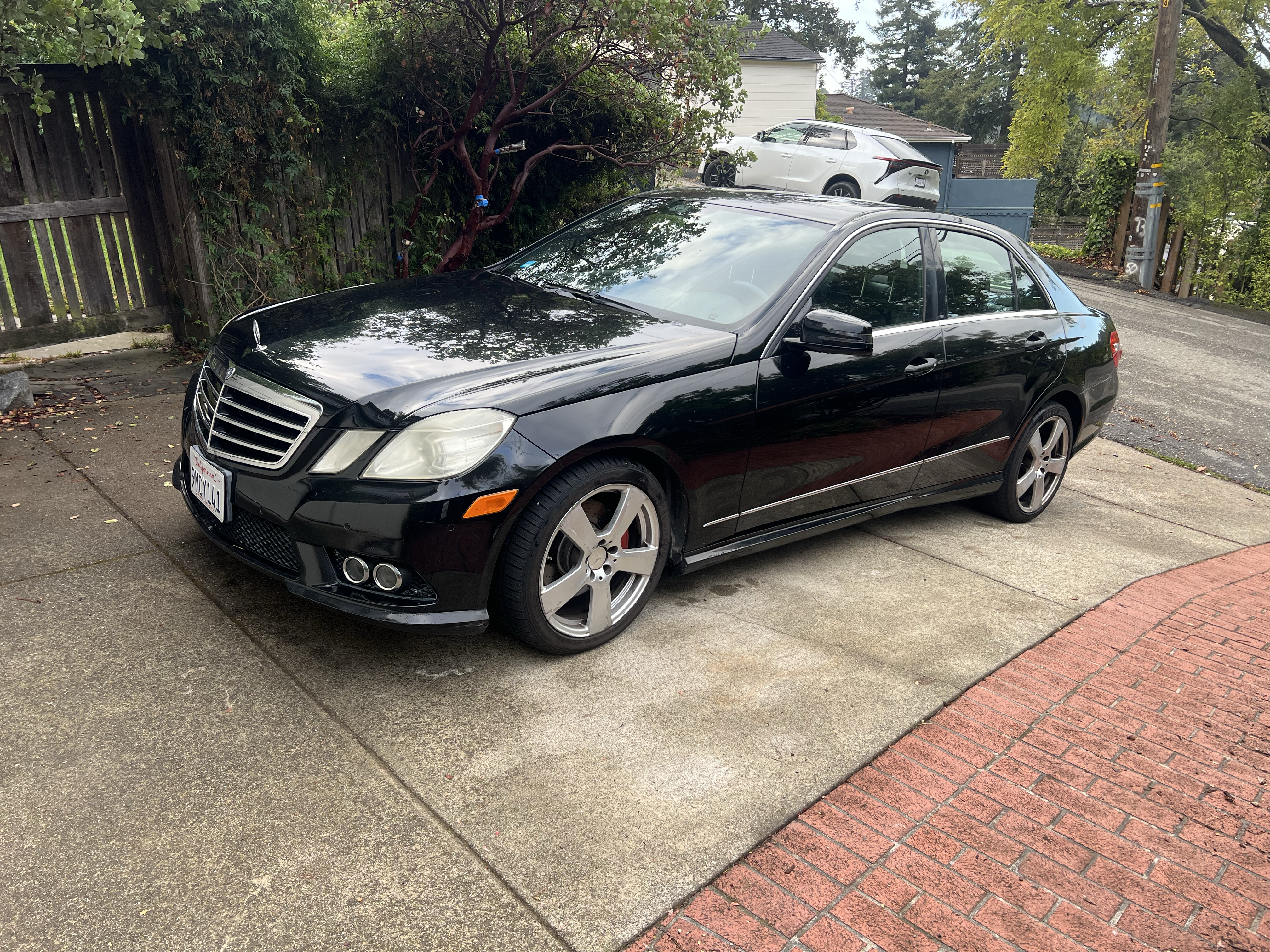 Used 2010 Mercedes-Benz E 350 Sedan image 5