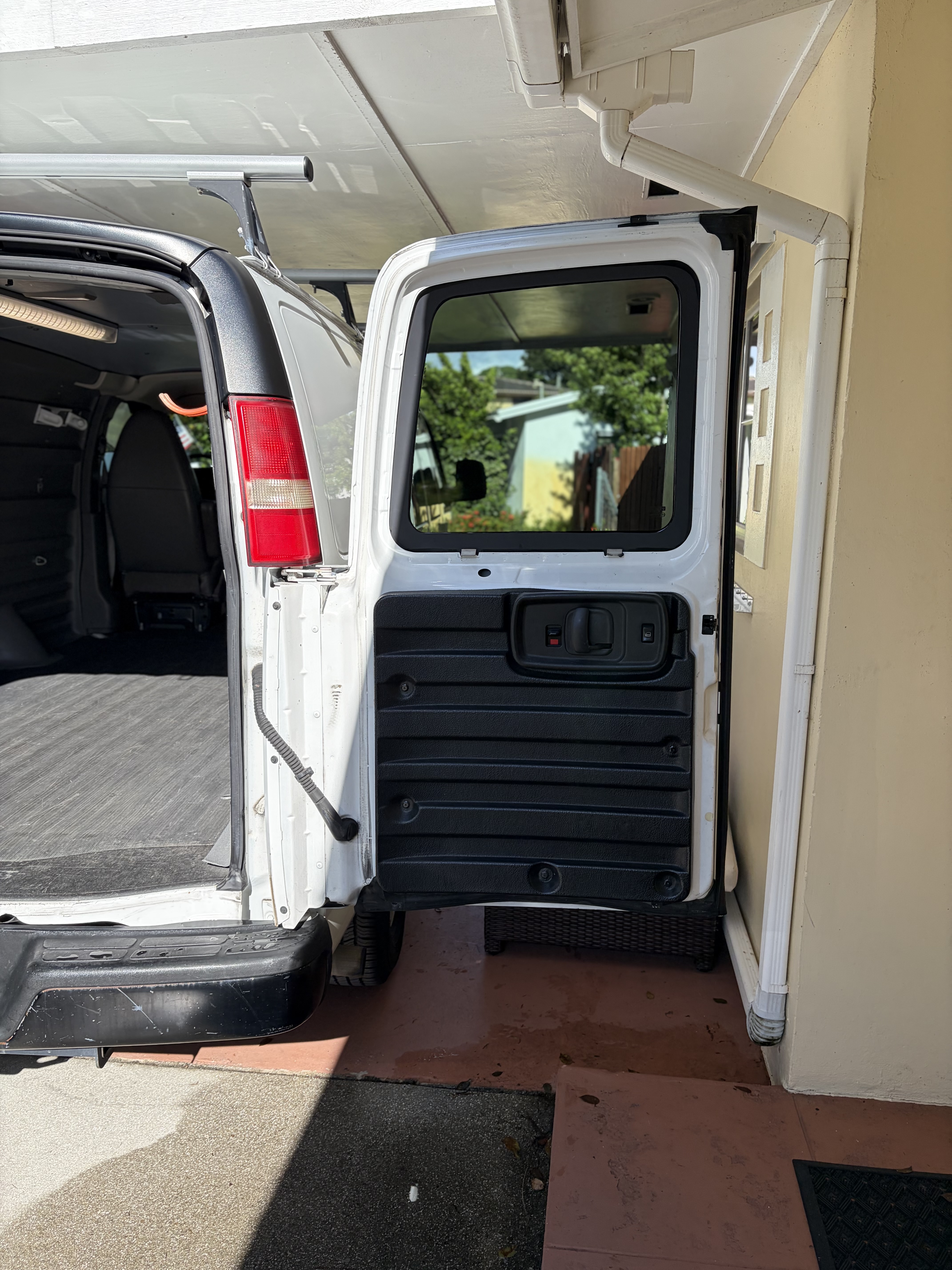 Used 2013 GMC Savana 2500 RWD image 18