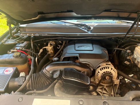 Used 2012 Chevrolet Avalanche LTZ AWD/4WD image 12