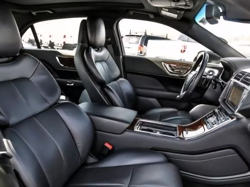 Used 2020 Lincoln Continental Reserve image 8