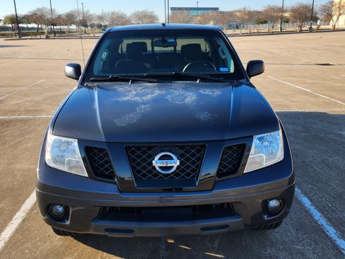 Used 2015 Nissan Frontier SV image 9