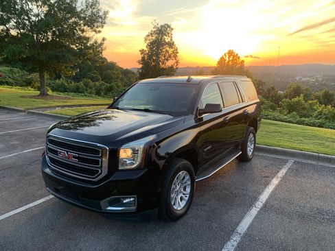Used 2017 GMC Yukon SLT RWD image 1