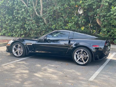 Used 2011 Chevrolet Corvette Grand Sport w/ Preferred Equipment Group image 9