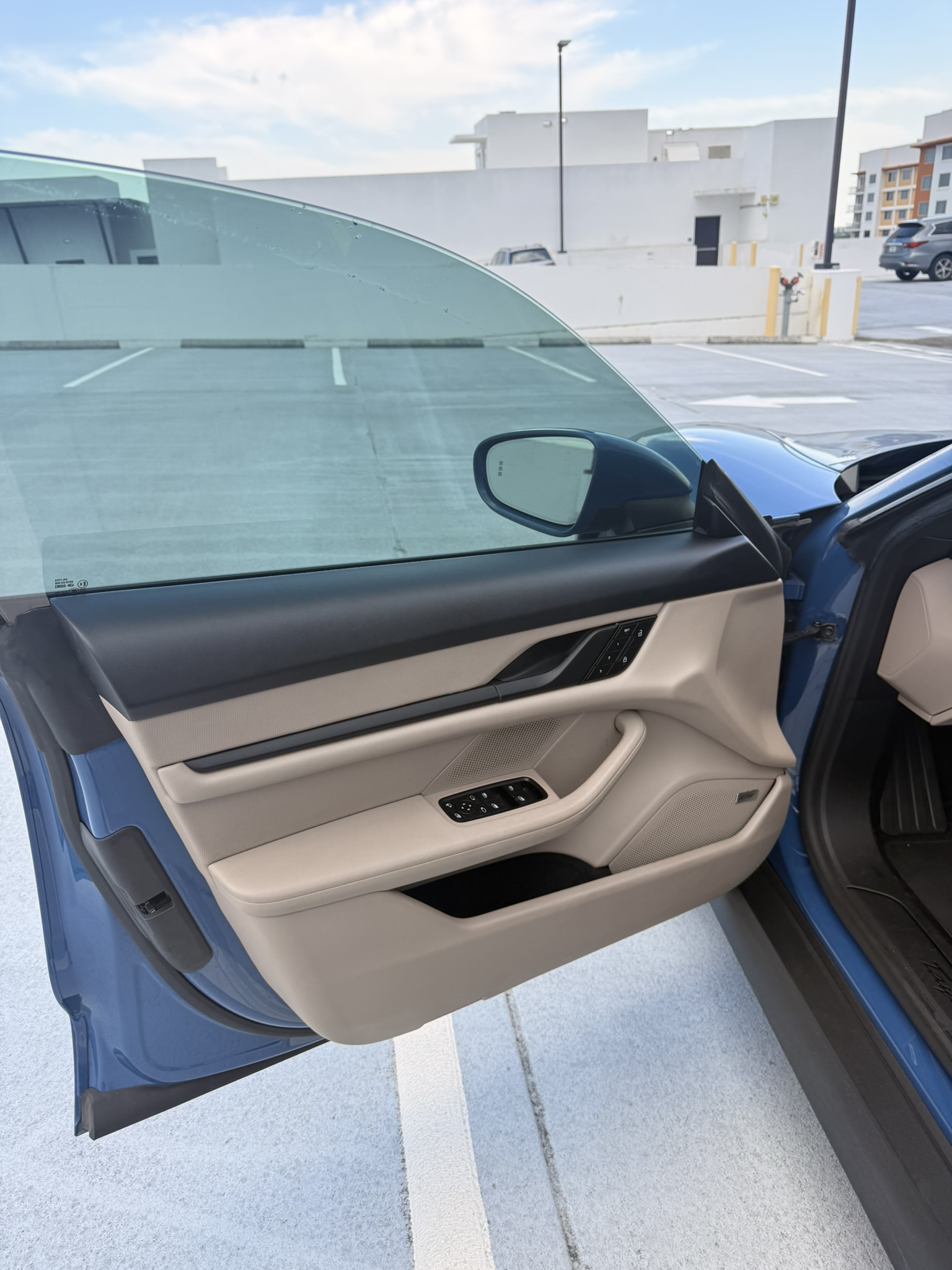 Used 2022 Porsche Taycan RWD image 24