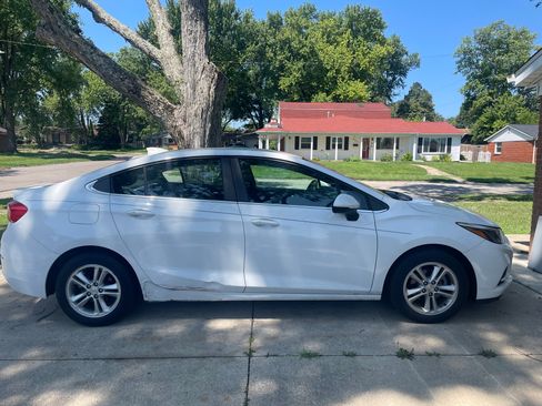 Used 2016 Chevrolet Cruze LT w/ Convenience Package FWD image 5