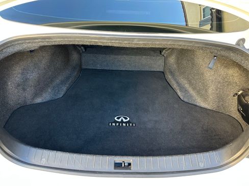 Used 2018 INFINITI Q50 Luxe w/ Essential Package (3.0T Luxe) image 17