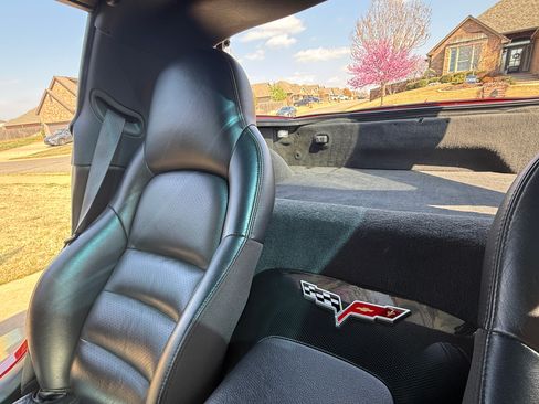 Used 2005 Chevrolet Corvette Coupe w/ Preferred Equipment Group image 6