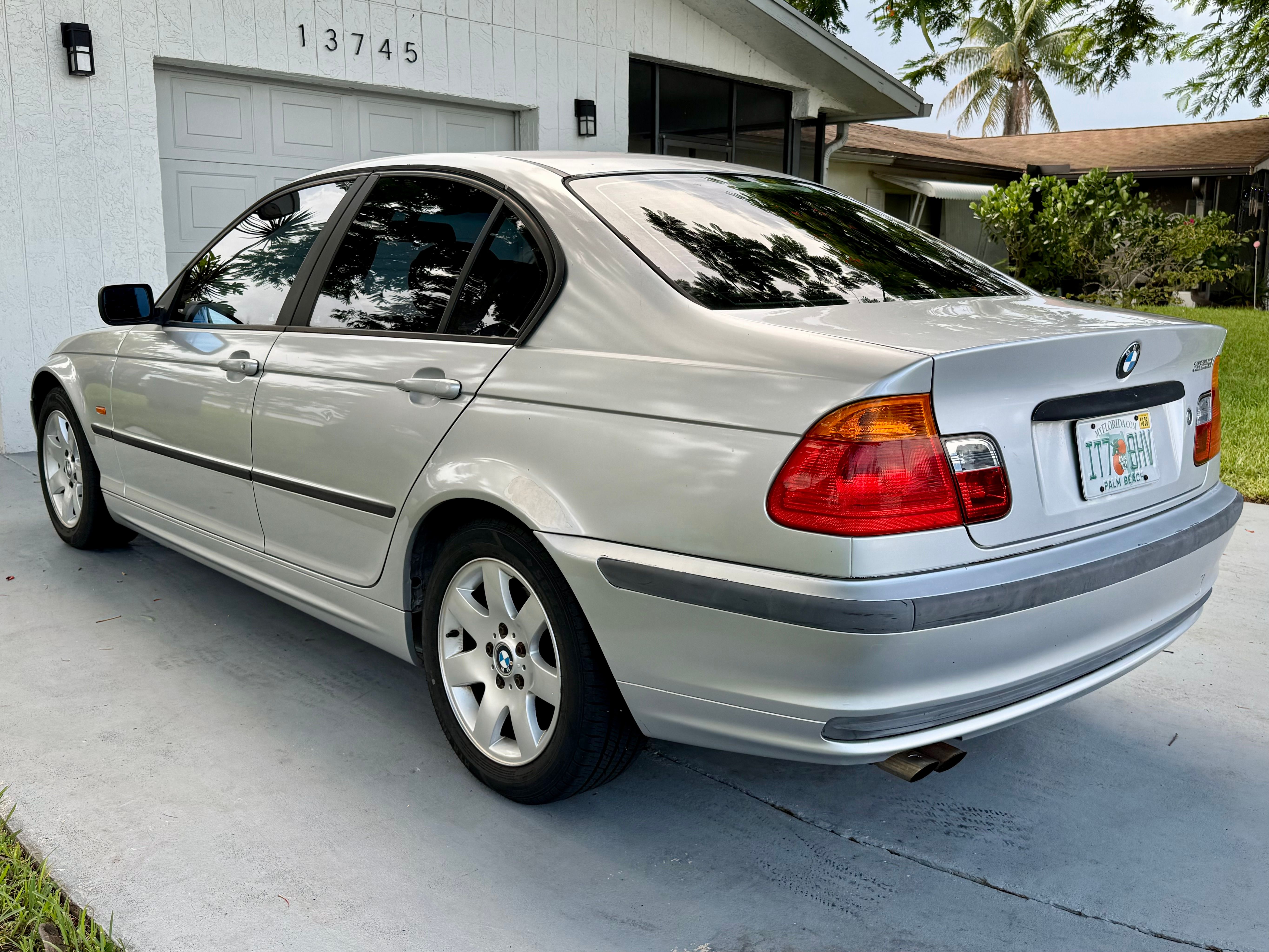 Used 2001 BMW 325i Sedan RWD image 5