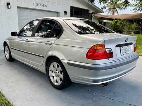 Used 2001 BMW 325i Sedan RWD image 5