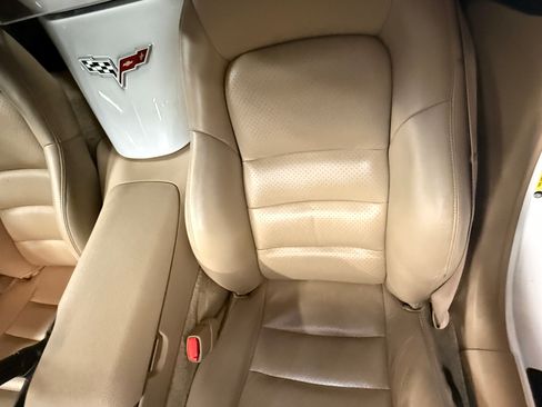 Used 2006 Chevrolet Corvette Convertible w/ Preferred Equipment Group image 10