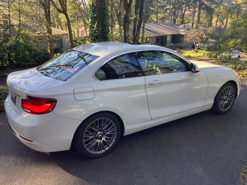 Used 2020 BMW 230i Coupe image 11