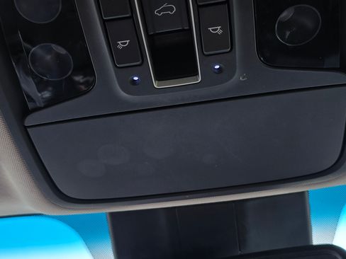 Used 2018 Kia Sorento SX image 8