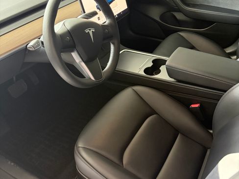 Used 2023 Tesla Model 3 Standard Range RWD image 14