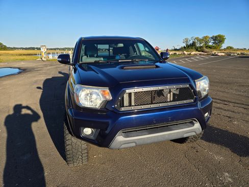 Used 2013 Toyota Tacoma 4x4 Access Cab V6 image 2