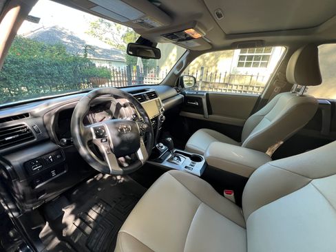 Used 2021 Toyota 4Runner SR5 Premium image 8