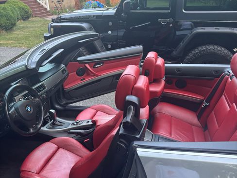 Used 2013 BMW 335i Convertible image 12