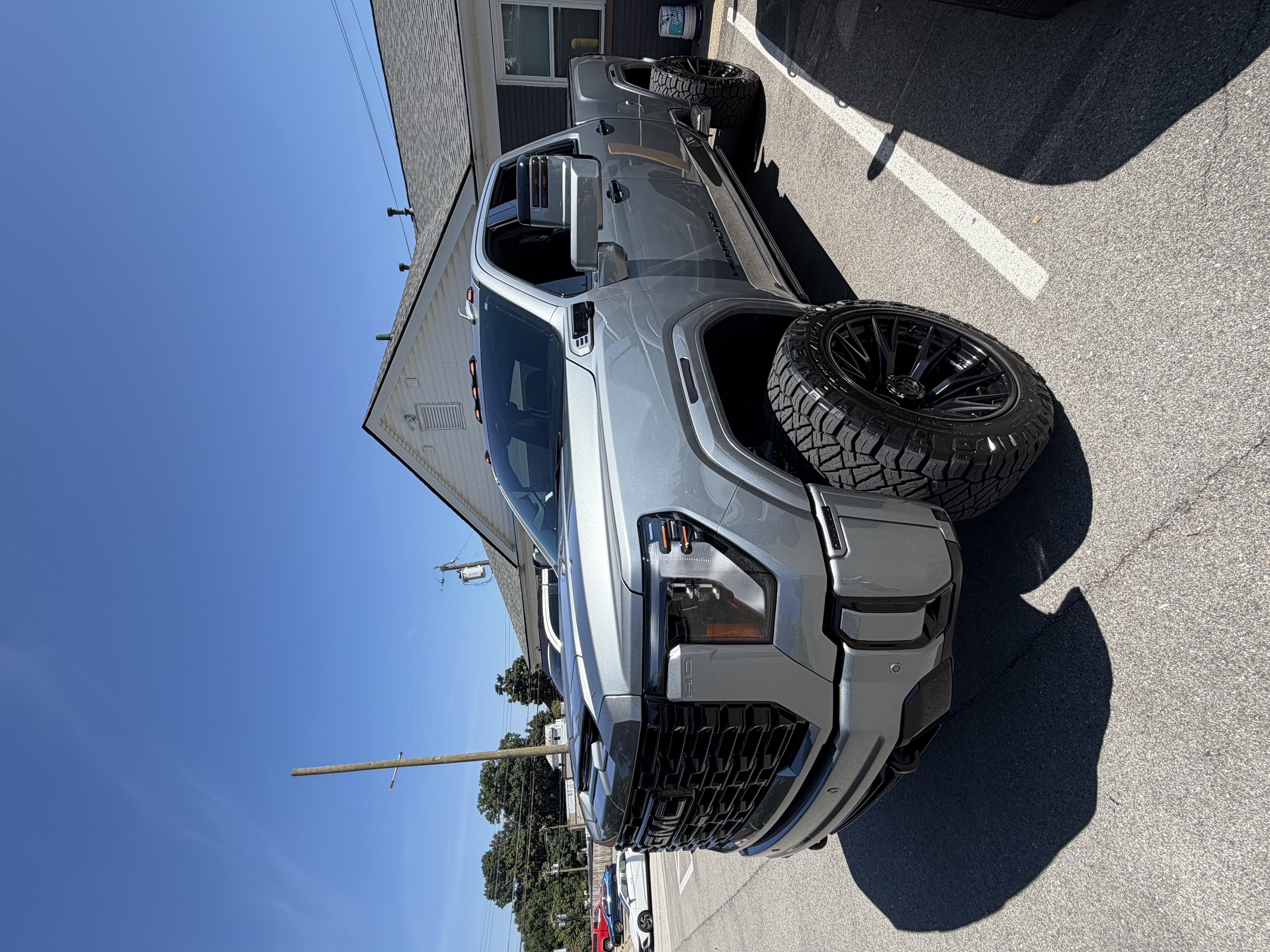 Used 2025 GMC Sierra 3500 Denali w/ Technology Package AWD/4WD image 4