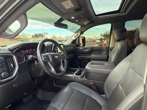 Used 2022 Chevrolet Silverado 2500 LTZ w/ LTZ Convenience Package image 10