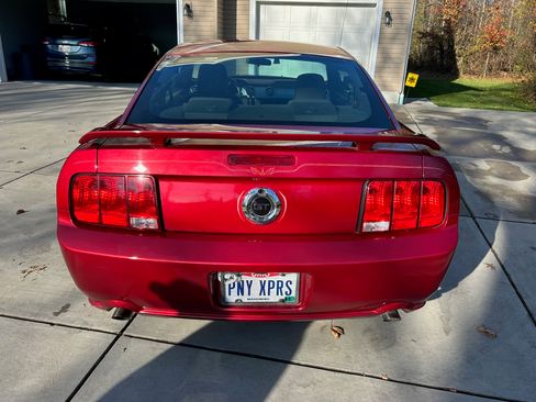 Used 2005 Ford Mustang GT image 6