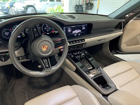 Used 2020 Porsche 911 Carrera image 4