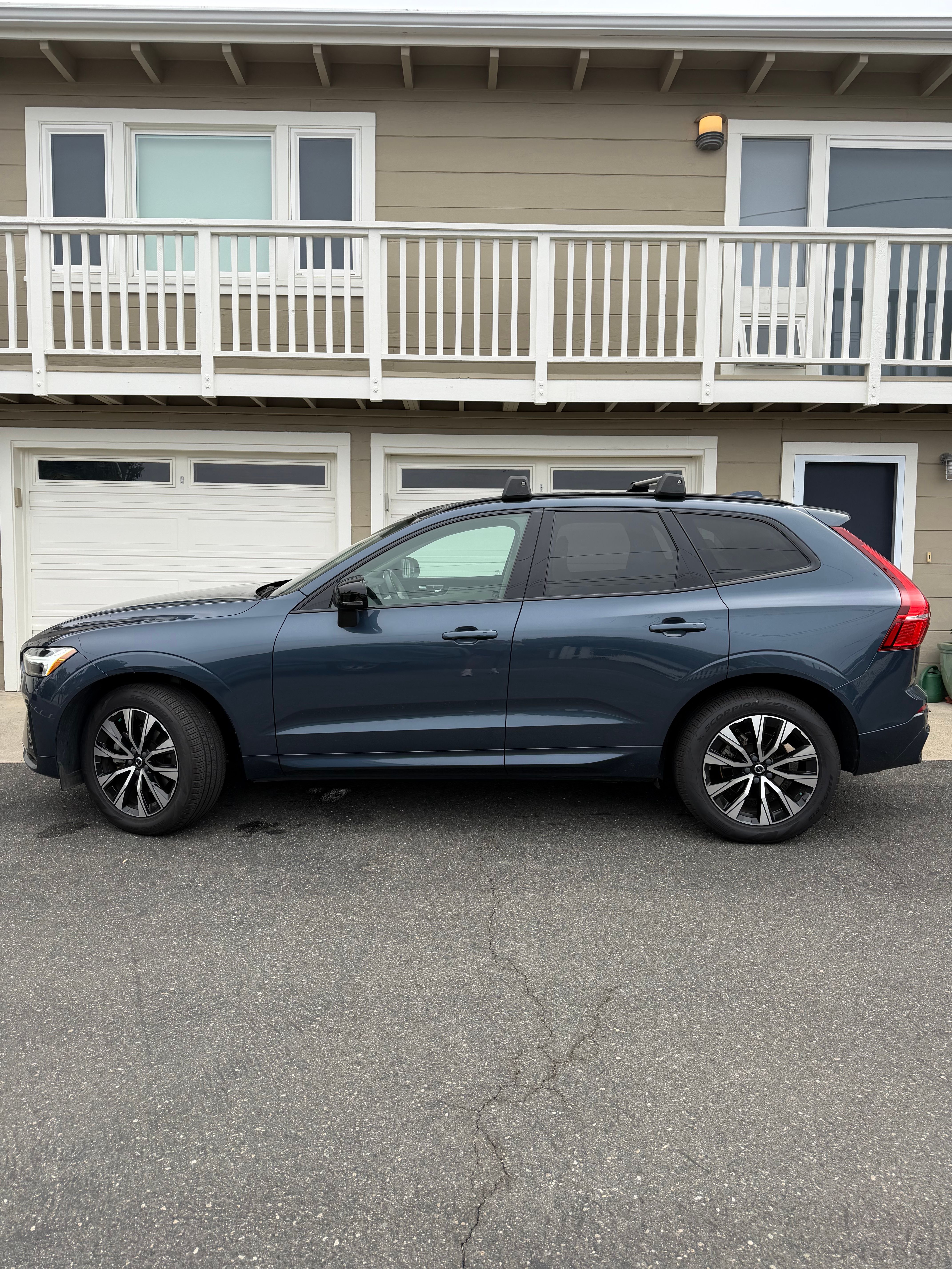 Used 2024 Volvo XC60 B5 Core AWD/4WD image 6