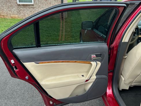 Used 2012 Lincoln MKZ FWD image 25