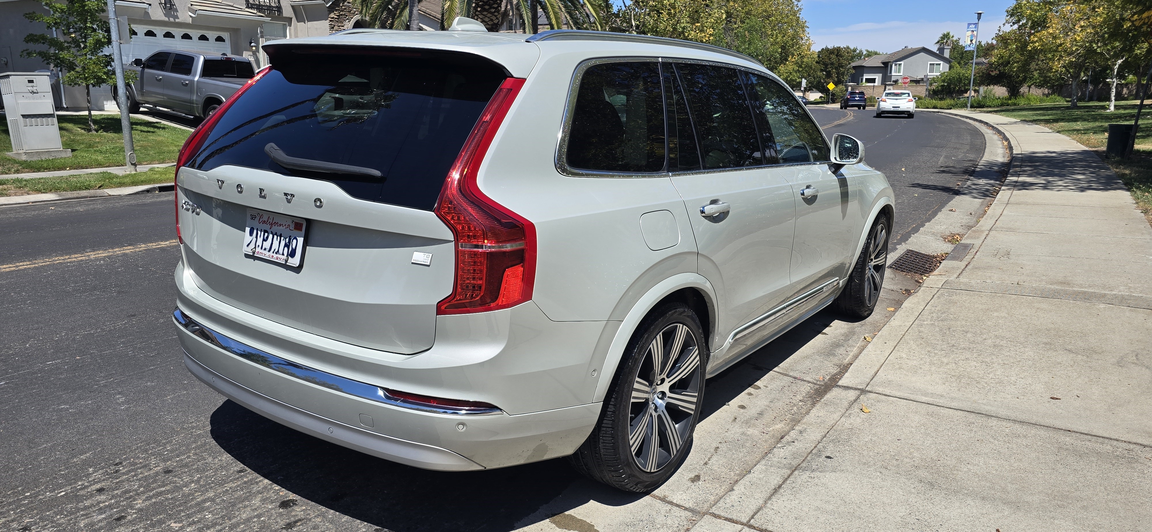 Used 2022 Volvo XC90 T8 Inscription AWD/4WD image 6
