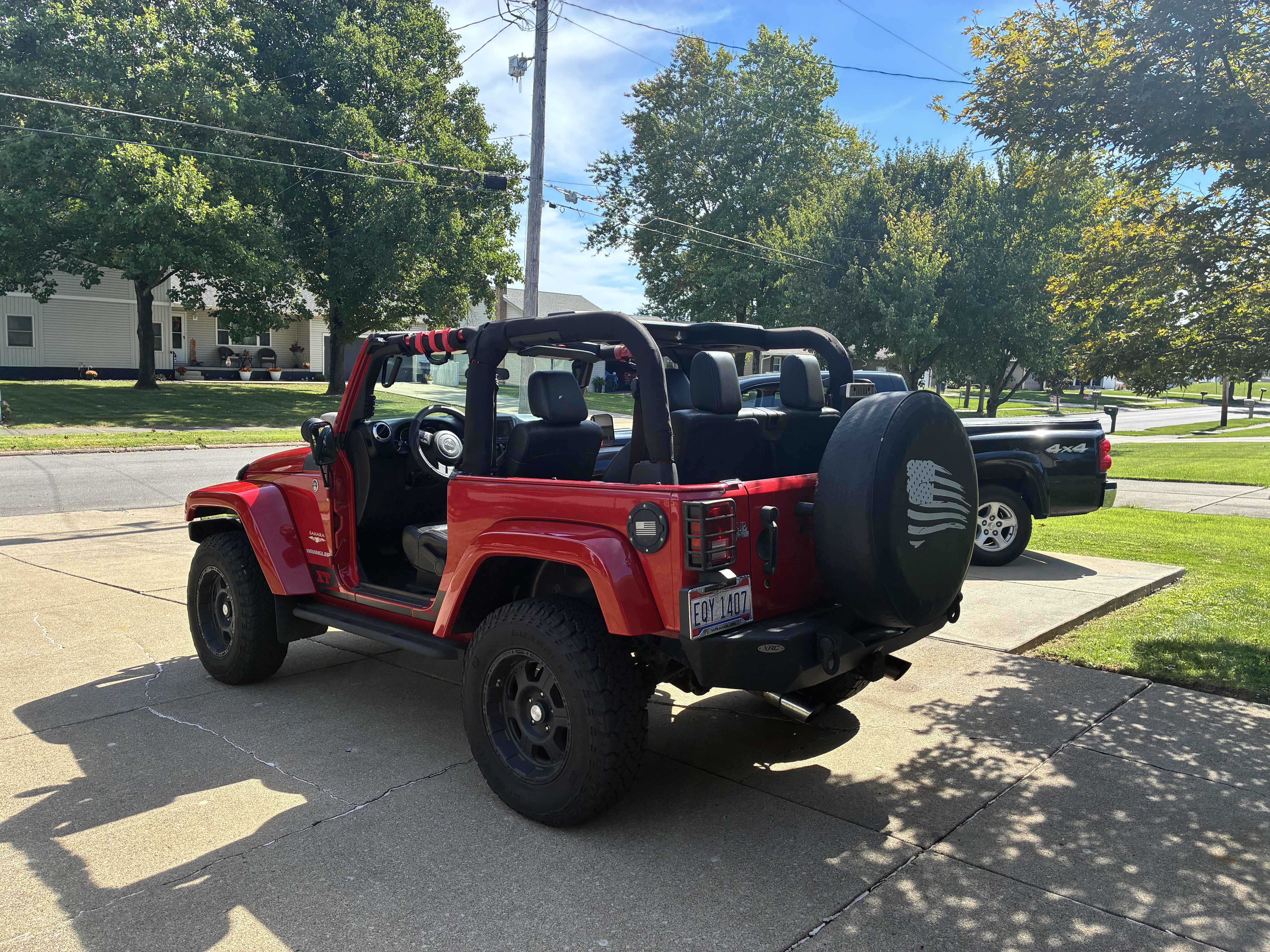 Used 2012 Jeep Wrangler Sahara w/ Connectivity Group AWD/4WD image 8
