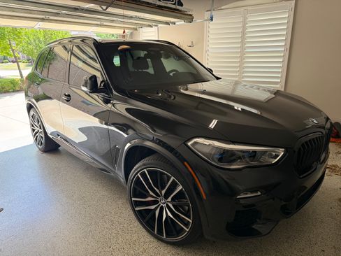 Used 2021 BMW X5 M50i w/ Executive Package image 1