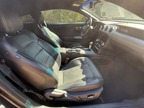 Used 2018 Ford Mustang Premium image 13