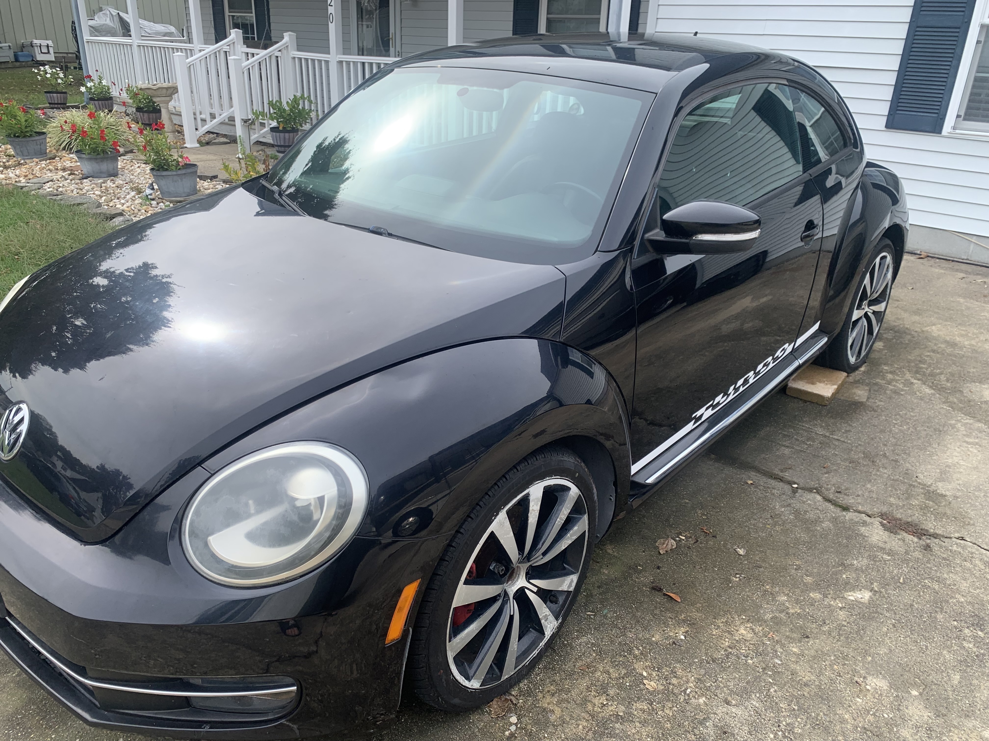 Used 2012 Volkswagen Beetle 2.0T FWD image 1
