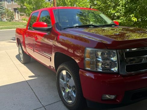 Used 2009 Chevrolet Silverado 1500 LTZ w/ Safety Package AWD/4WD image 2
